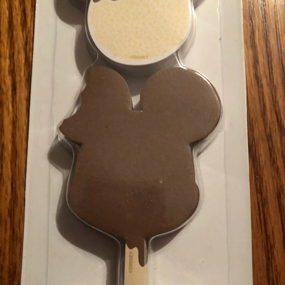 Disney Snacks Note Pad - Picture 4 of 6